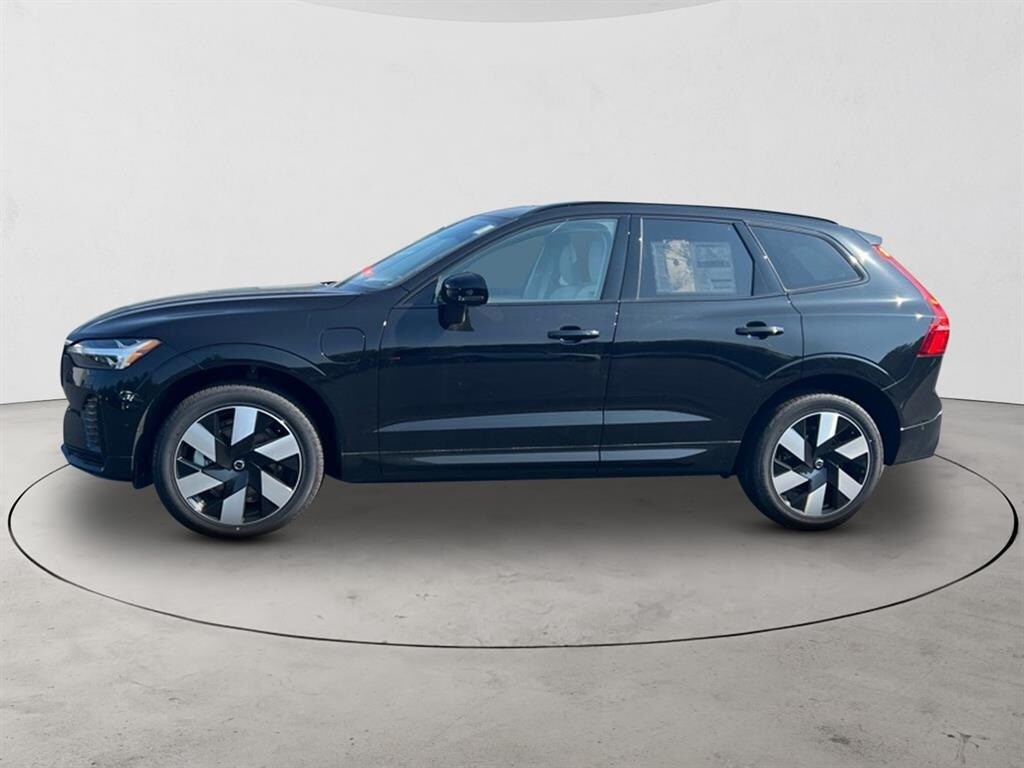 2025 Volvo XC60 T8 Plus photo 2