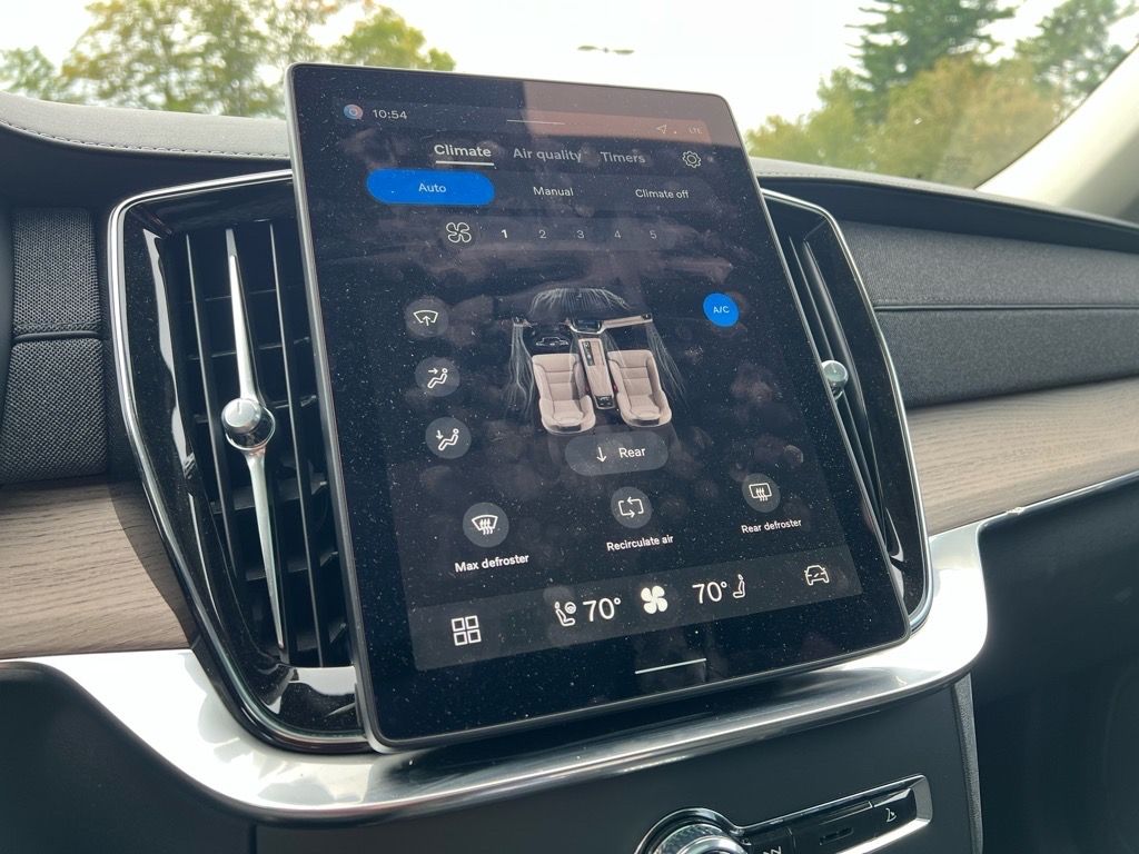 2026 Volvo XC90 Plus - Photo 18