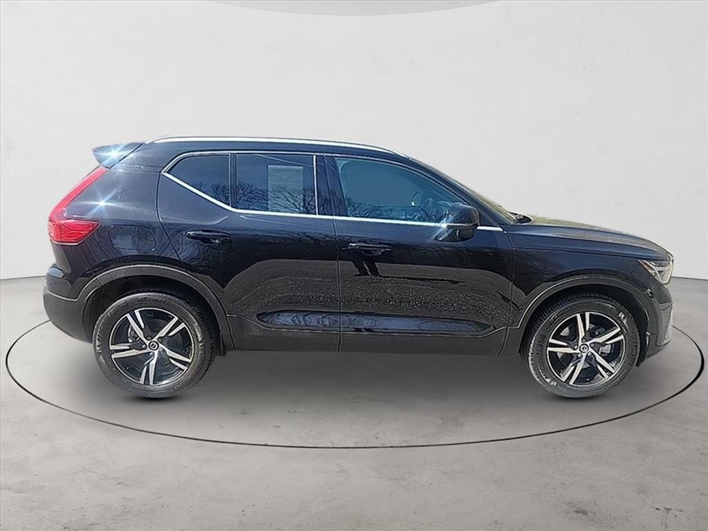 2025 Volvo XC40 Core - Photo 6