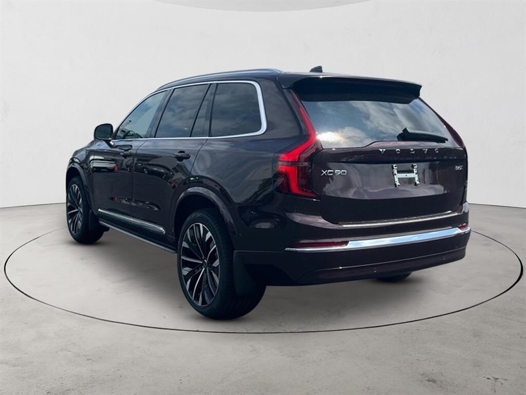 2026 Volvo XC90 B5 Plus photo 3