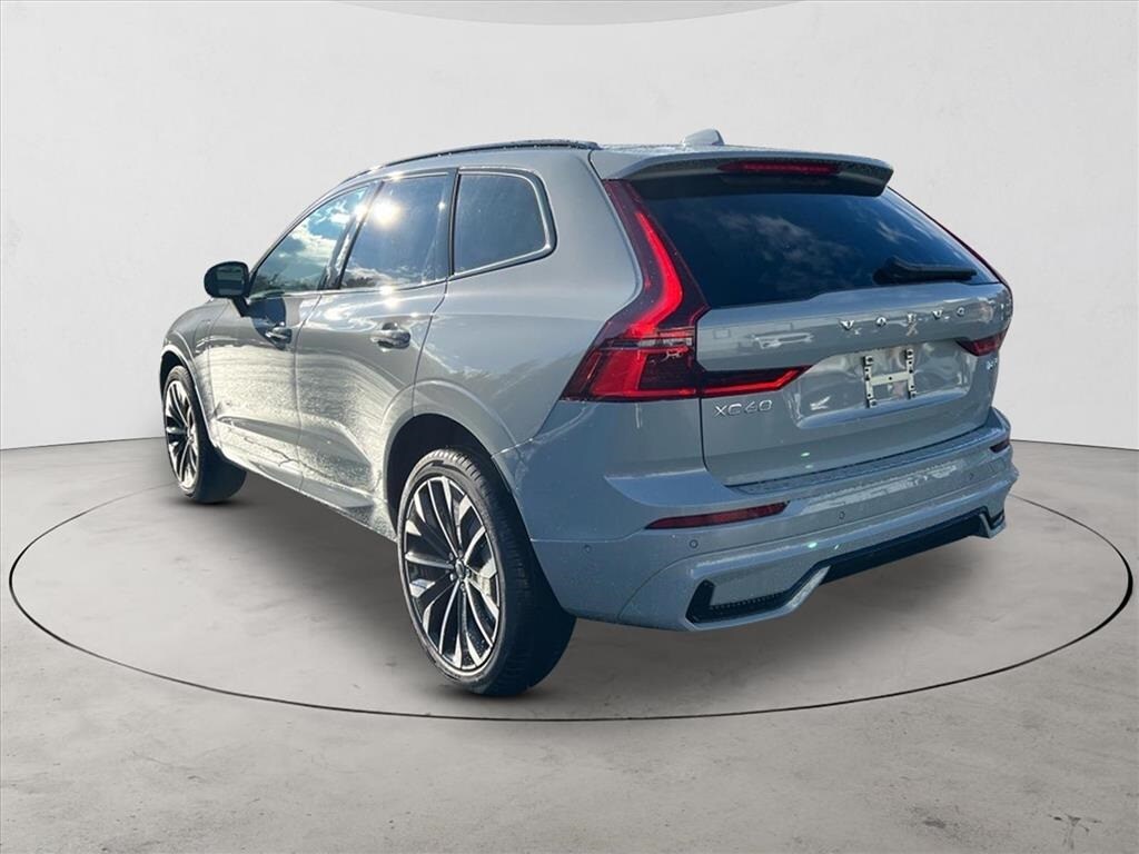 New 2026 Volvo XC60 plug-in hybrid T8 Ultra SUV