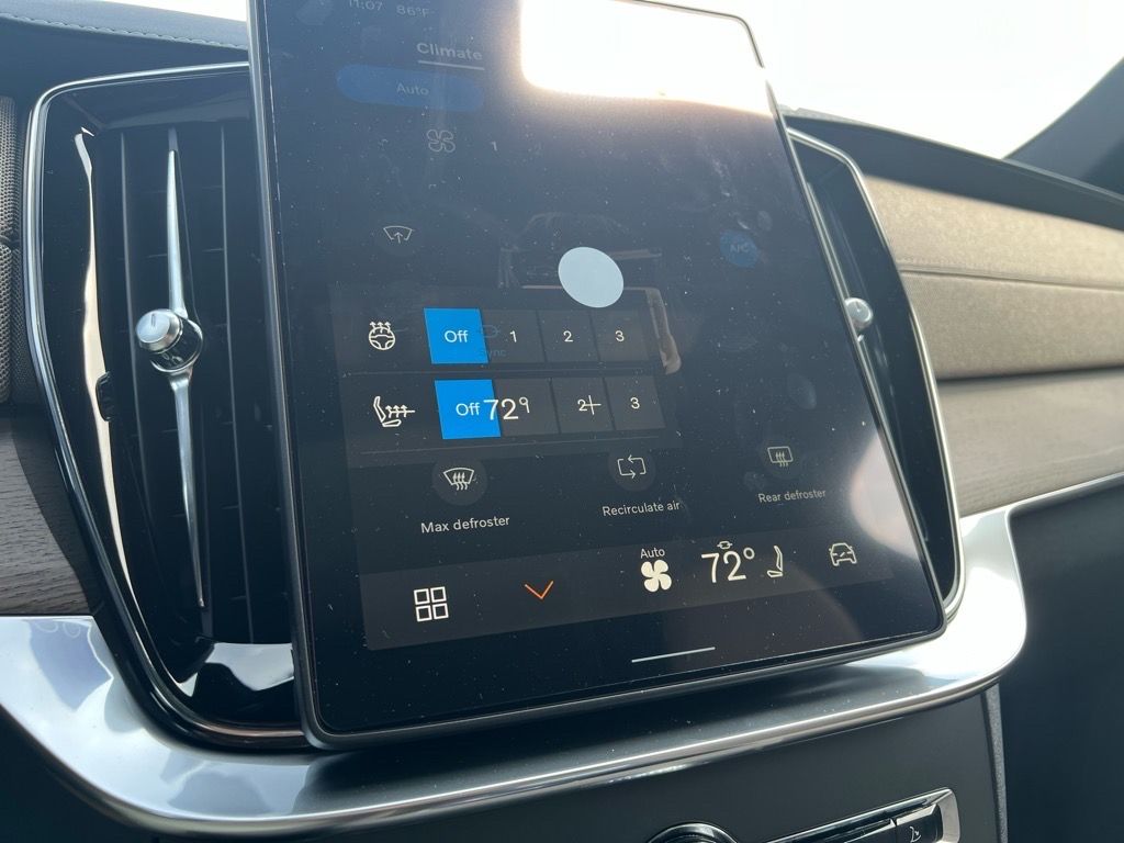 2026 Volvo XC90 Plus - Photo 16