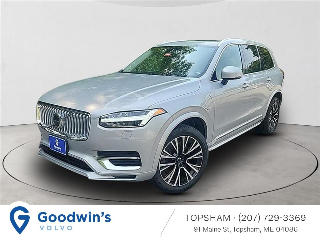 2025 Volvo XC90 T8 Recharge Core Bright 4WD's photo