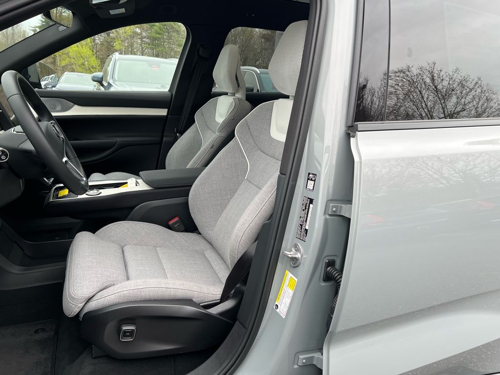 2025 Volvo EX90 Ultra - Photo 11