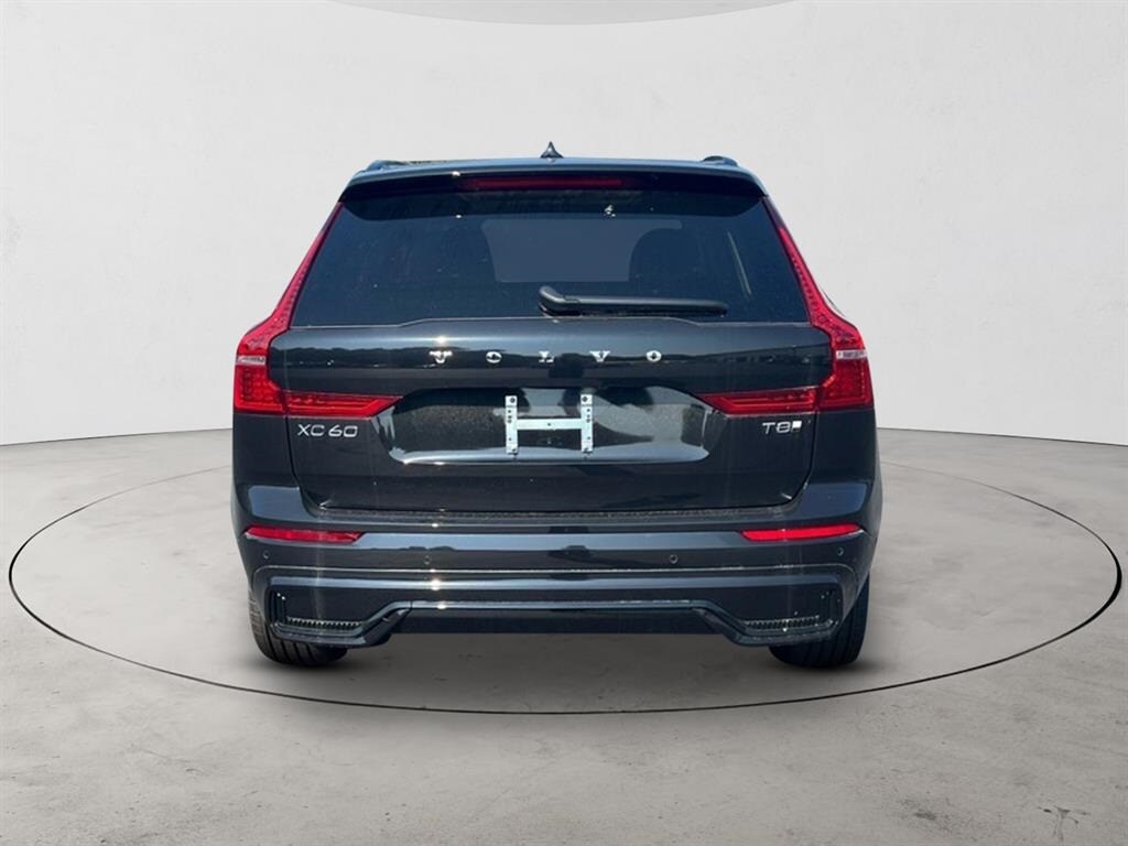 2025 Volvo XC60 T8 Plus photo 4