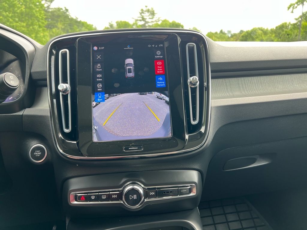 2023 Volvo XC40 Plus - Photo 18