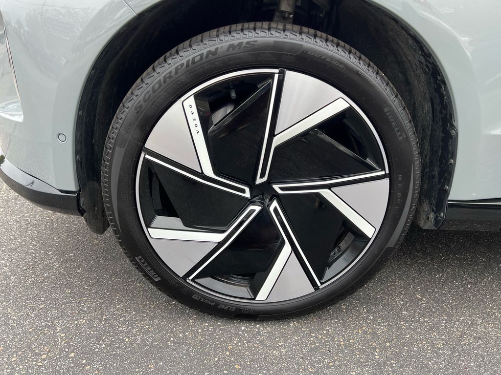 2025 Volvo EX90 Ultra - Photo 9