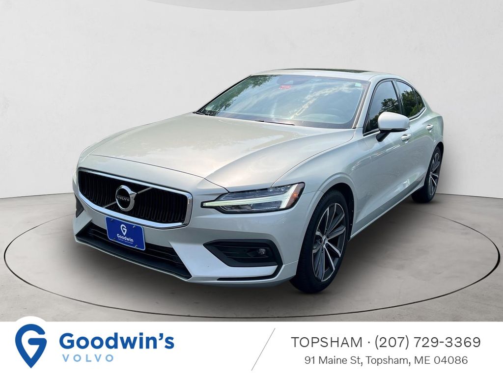 2021 Volvo S60 T6 Momentum AWD's photo