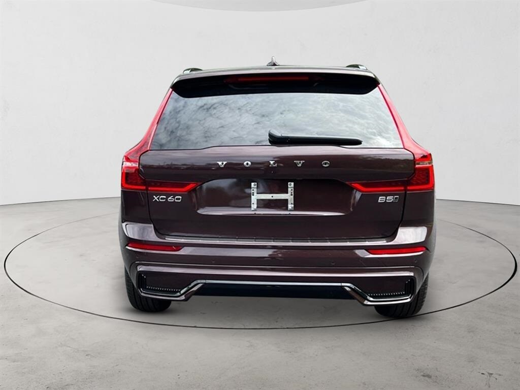 2026 Volvo XC60 B5 Core photo 3