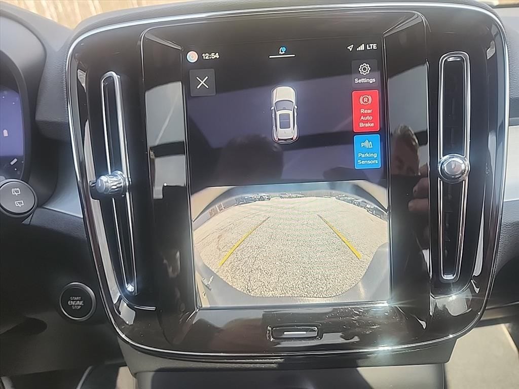 2025 Volvo XC40 Core - Photo 24