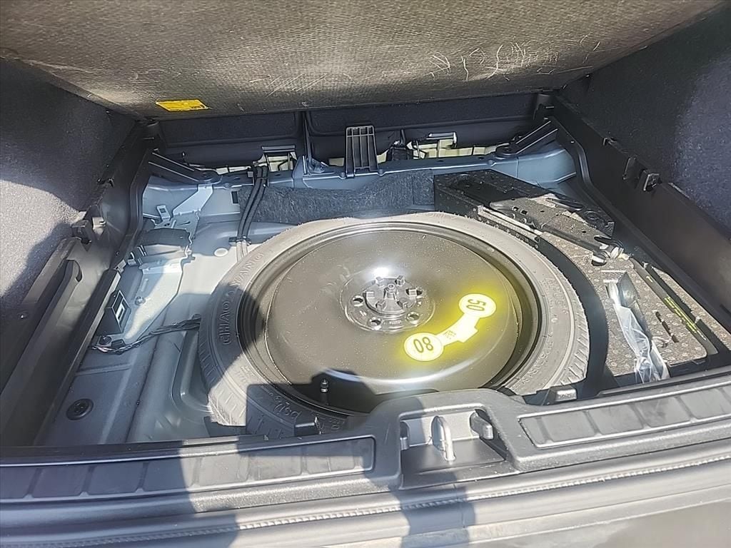 2025 Volvo XC40 Core - Photo 37