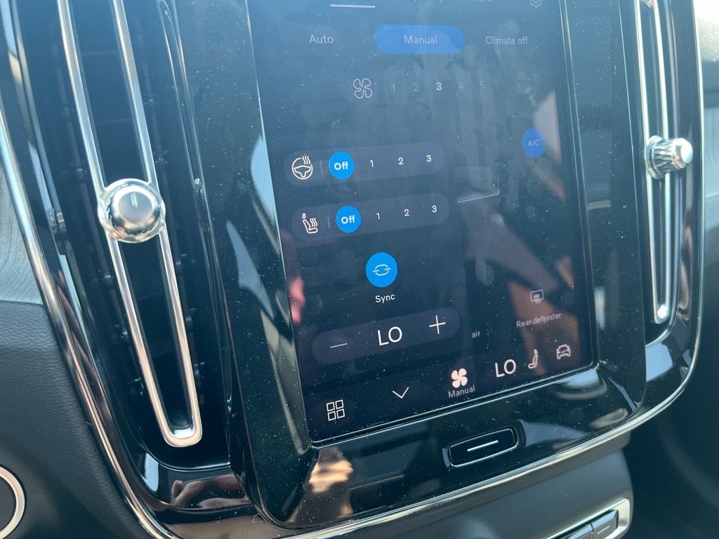 2026 Volvo XC40 Plus - Photo 18