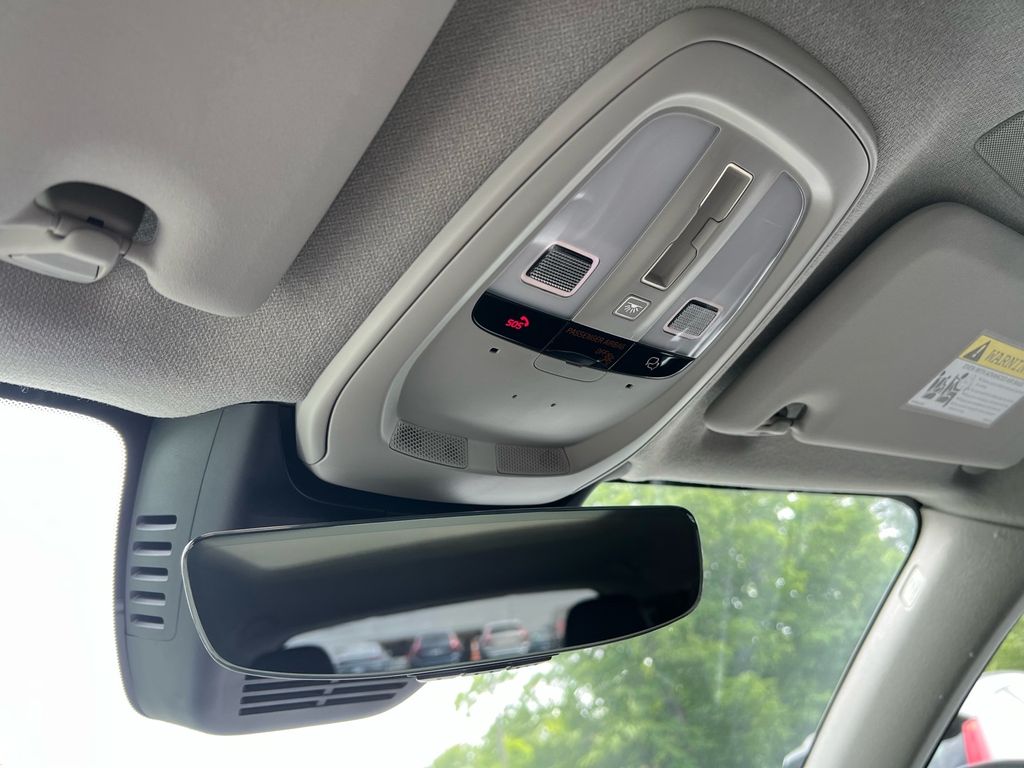 2023 Volvo XC40 Plus - Photo 19