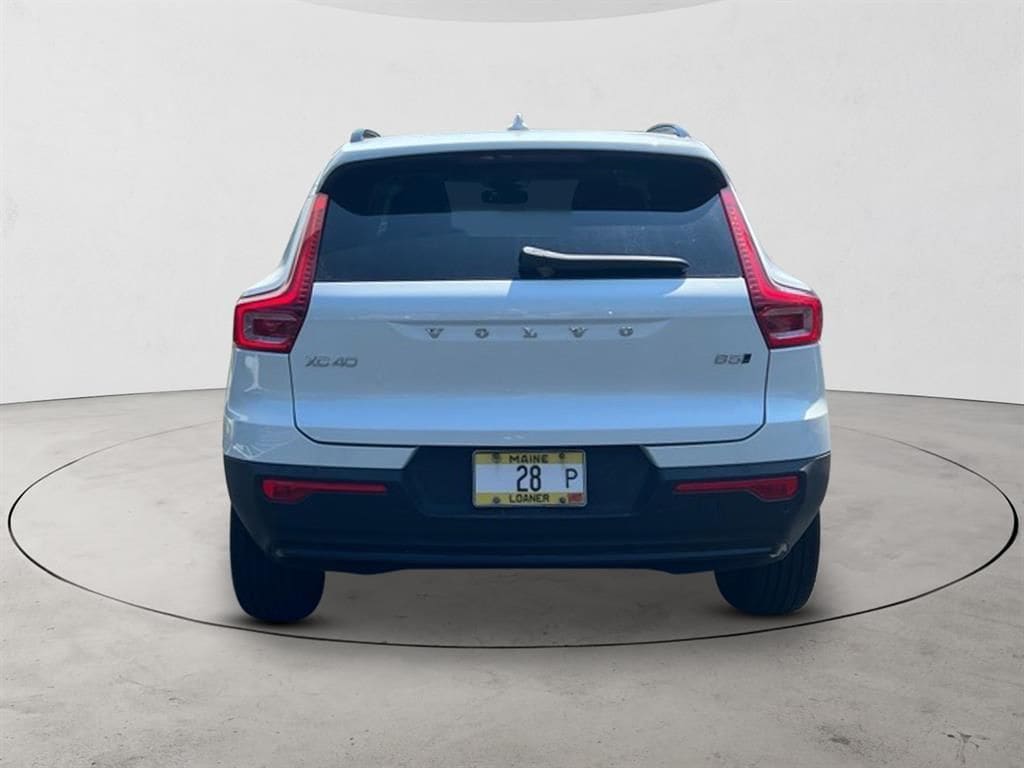 2026 Volvo XC40 Plus - Photo 4