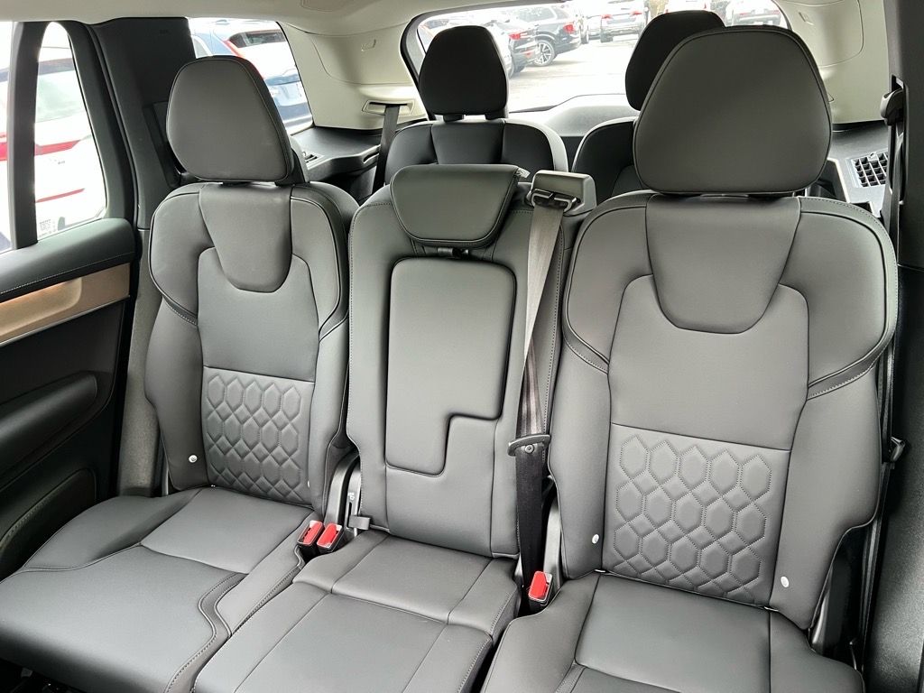 2026 Volvo XC90 Plus - Photo 21