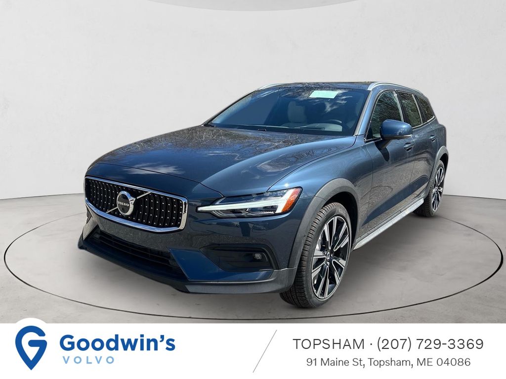 2026 Volvo V60 Cross Country B5 Ultra AWD's photo