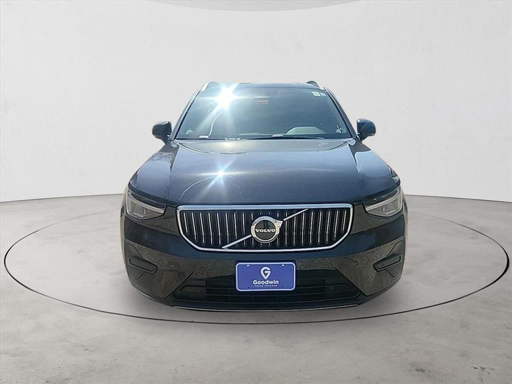 2025 Volvo XC40 Core - Photo 8