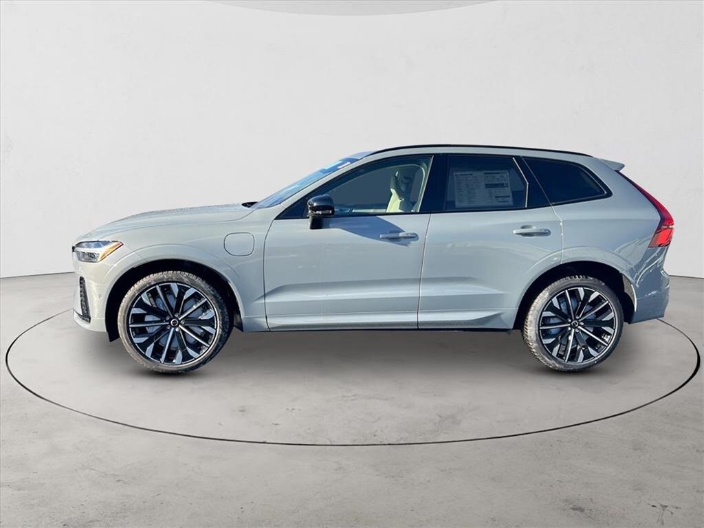 New 2026 Volvo XC60 plug-in hybrid T8 Ultra SUV