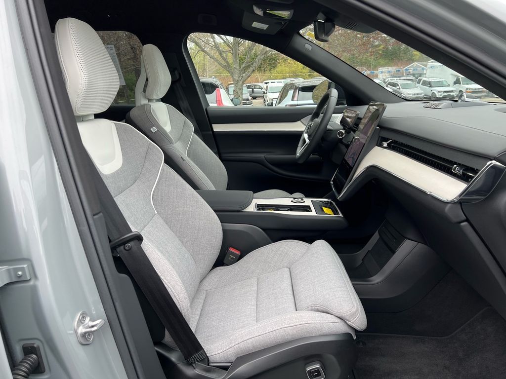 2025 Volvo EX90 Ultra - Photo 30