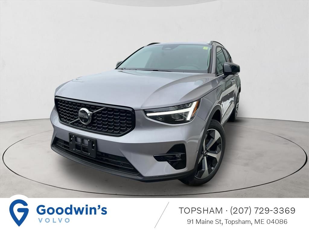2026 Volvo XC40 B5 Plus Dark AWD's photo
