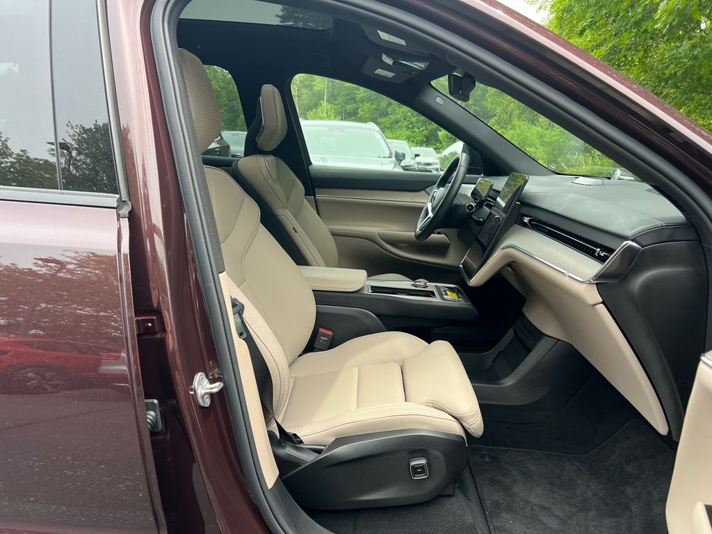 2025 Volvo EX90 Ultra - Photo 30