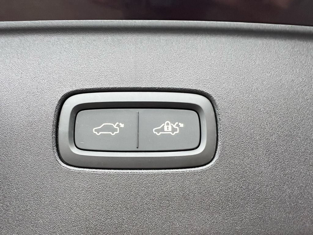 2025 Volvo EX90 Ultra - Photo 29