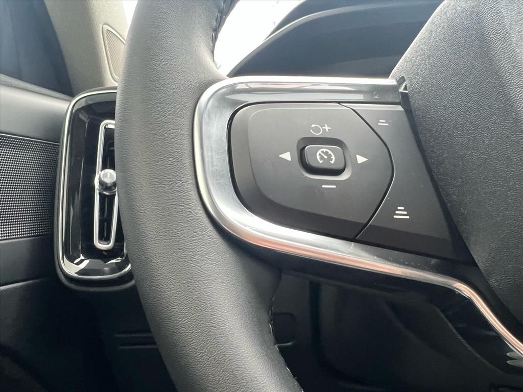 2026 Volvo XC40 Plus - Photo 12
