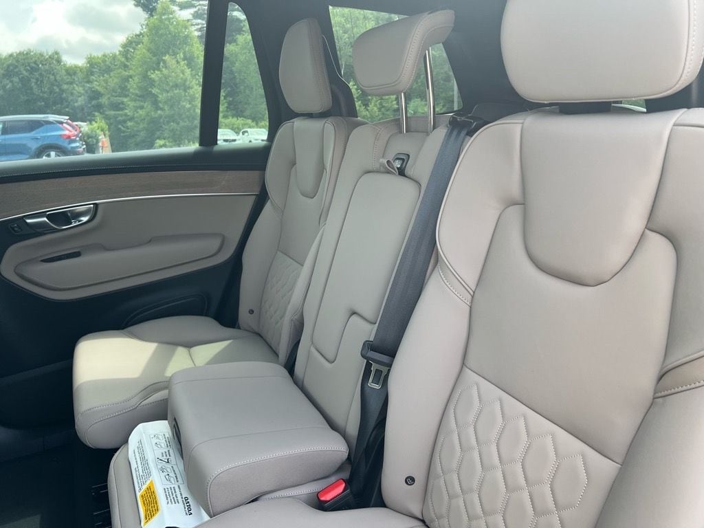 2026 Volvo XC90 Plus - Photo 19
