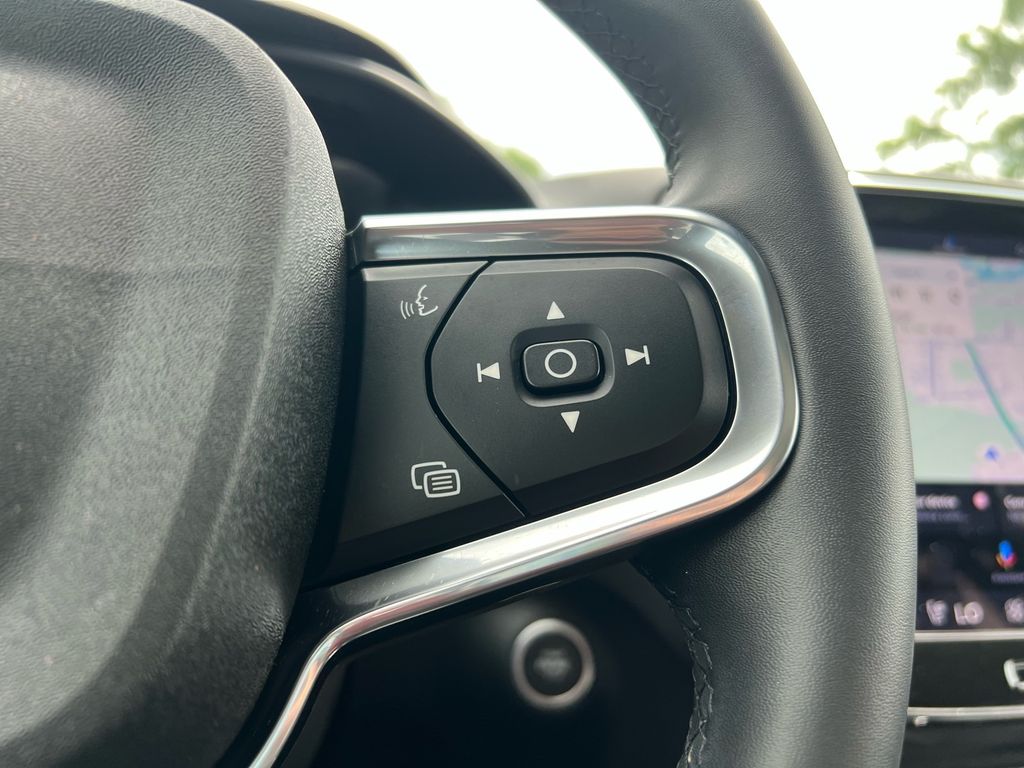2023 Volvo XC40 Plus - Photo 12