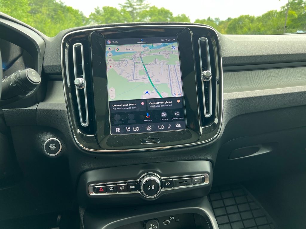 2023 Volvo XC40 Plus - Photo 14