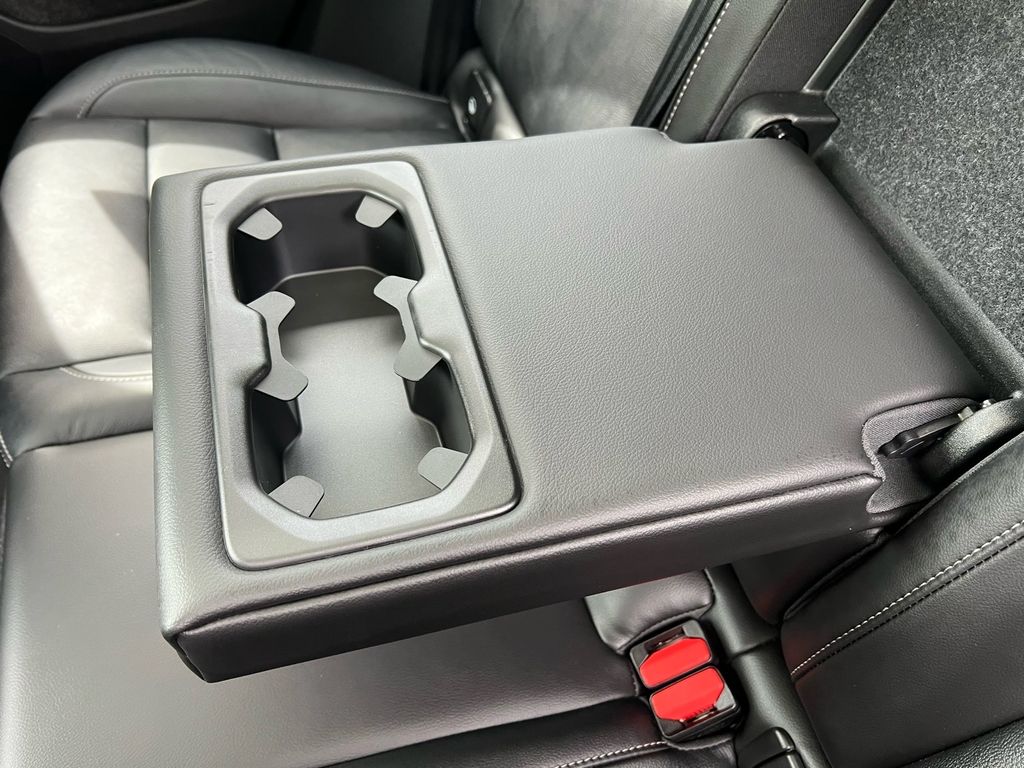 2023 Volvo XC40 Plus - Photo 21