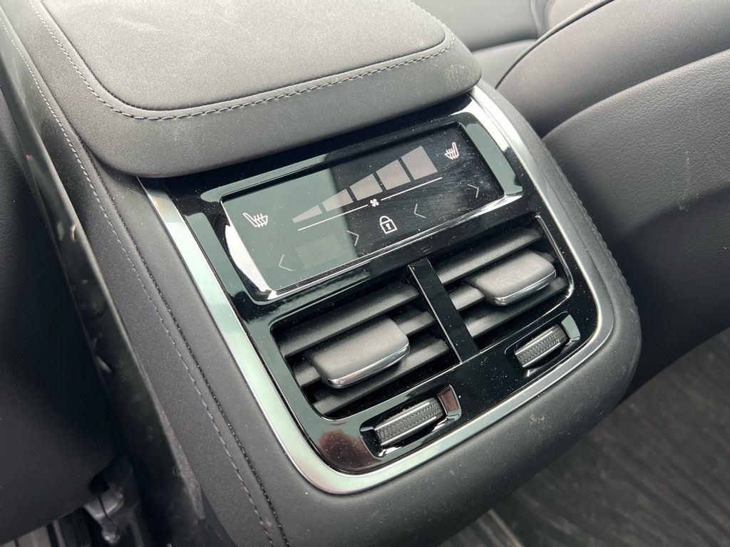 2026 Volvo XC90 Plus - Photo 24
