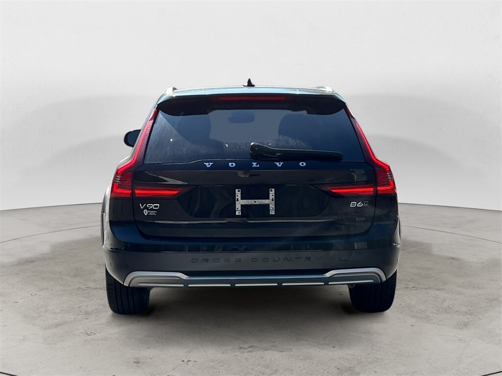 2023 Volvo V90 Cross Country B6 photo 4