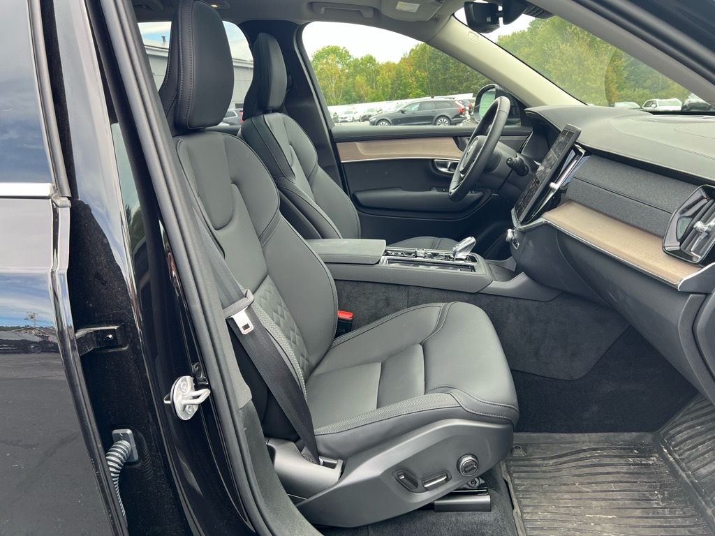 2026 Volvo XC90 Plus - Photo 30