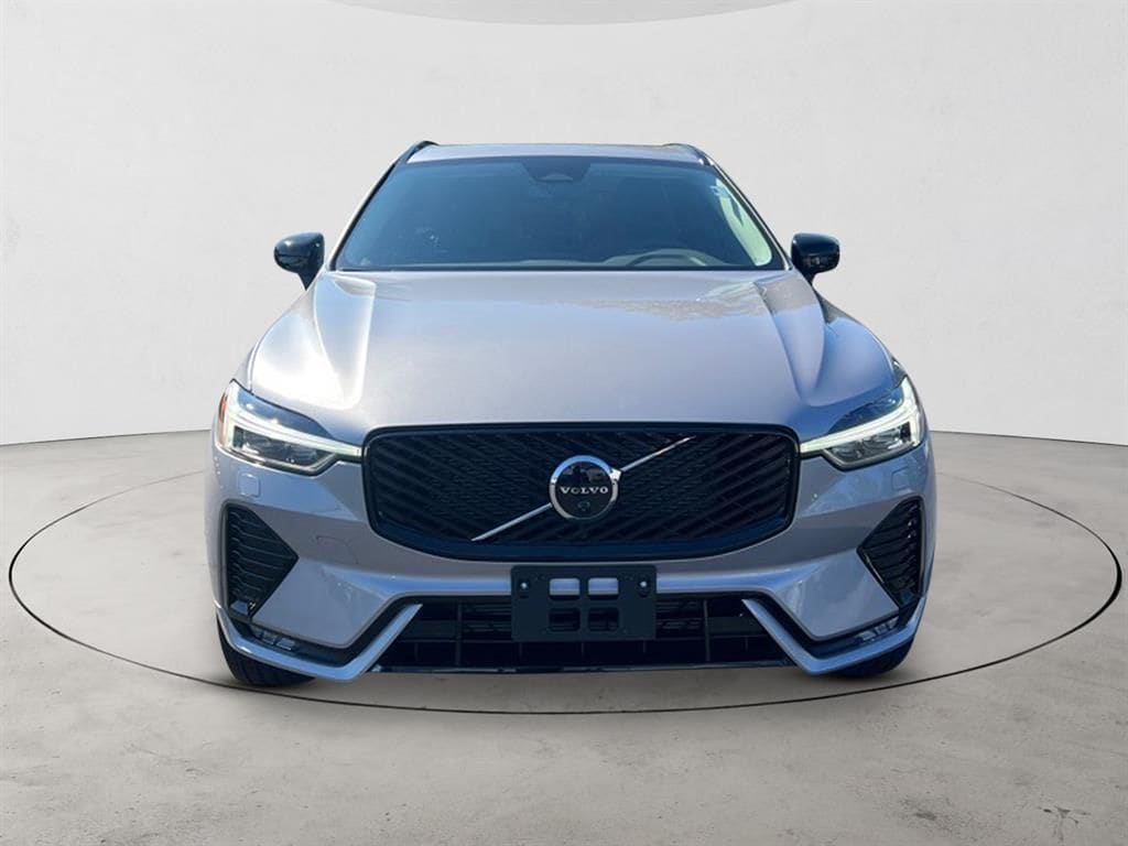 2026 Volvo XC60 Plus - Photo 8