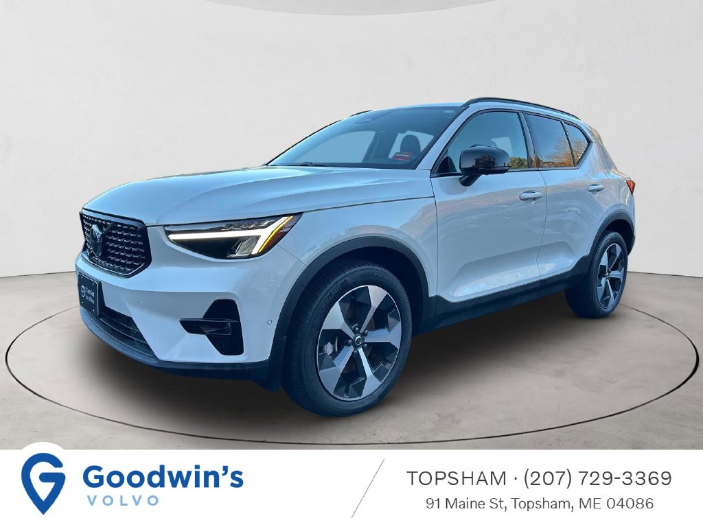 2025 Volvo XC40