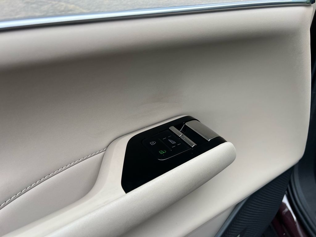 2025 Volvo EX90 Ultra - Photo 10