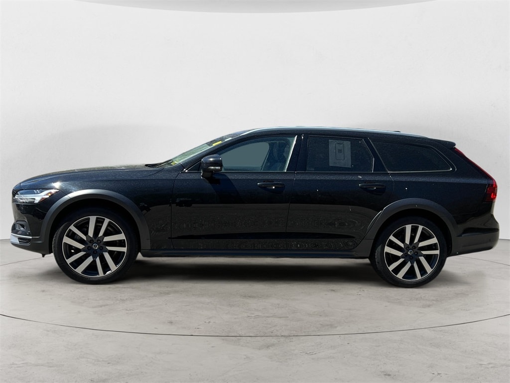 Used 2022 Volvo V90 Cross Country Base with VIN YV4062NL9N1144884 for sale in Topsham, ME