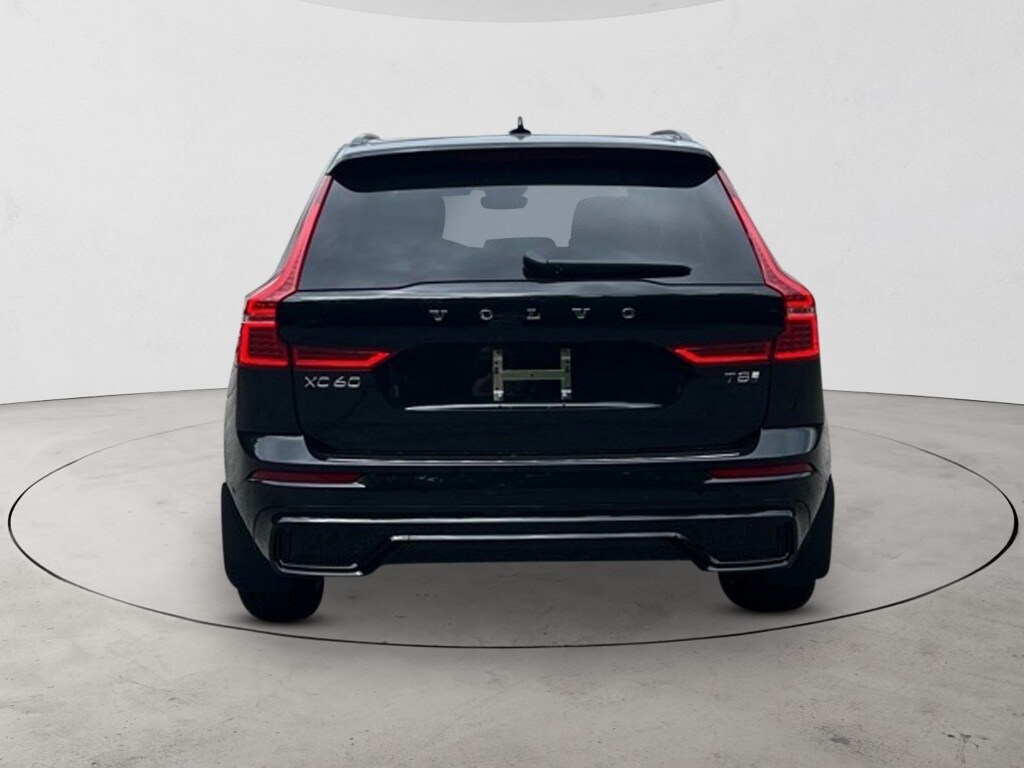 2025 Volvo XC60 T8 photo 4