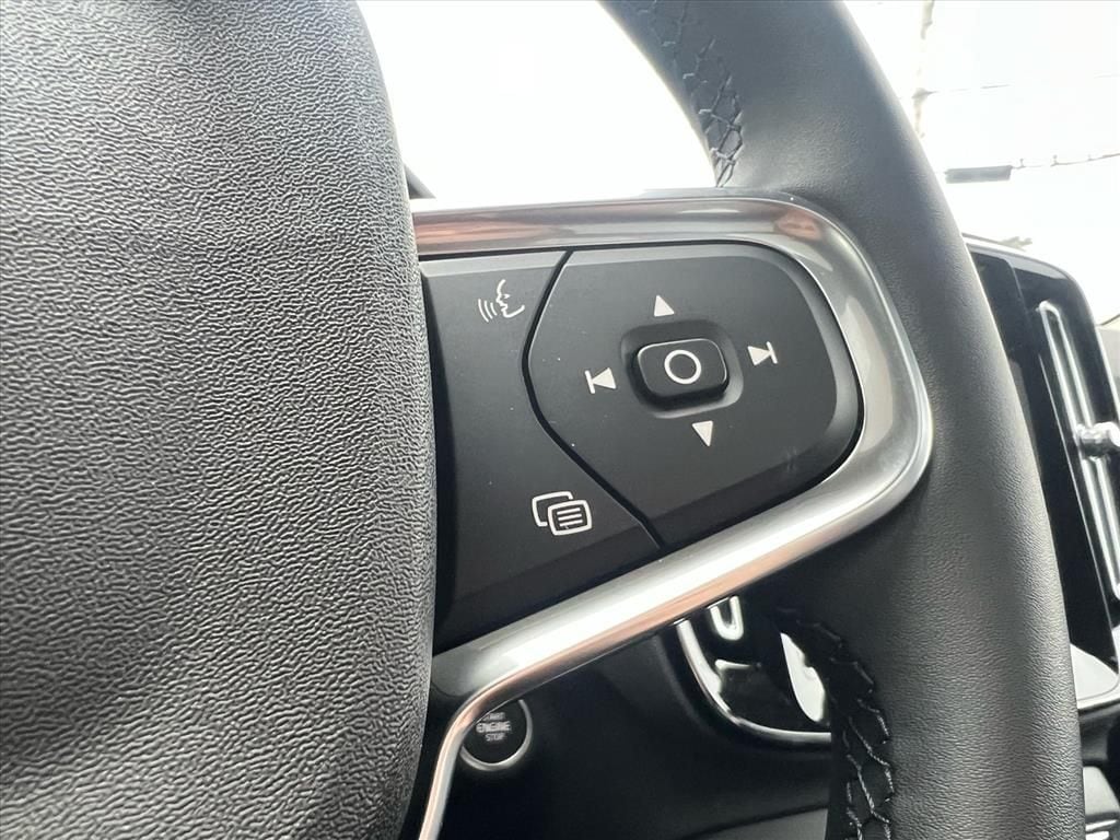 2026 Volvo XC40 Plus - Photo 13