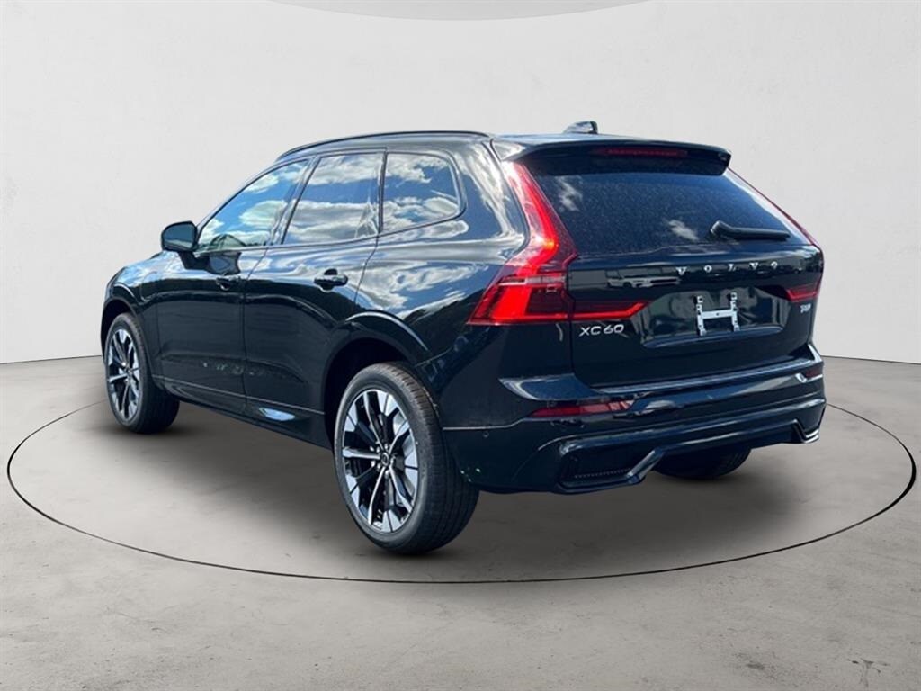 2026 Volvo XC60 Hybrid T8 Plus photo 3
