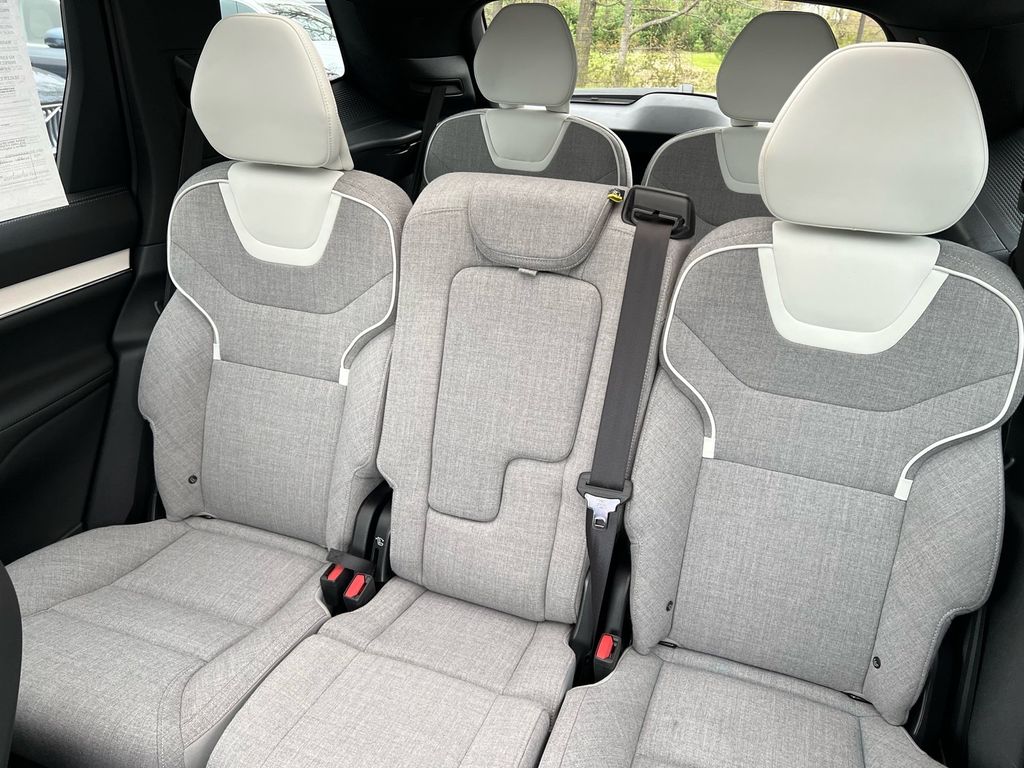 2025 Volvo EX90 Ultra - Photo 22