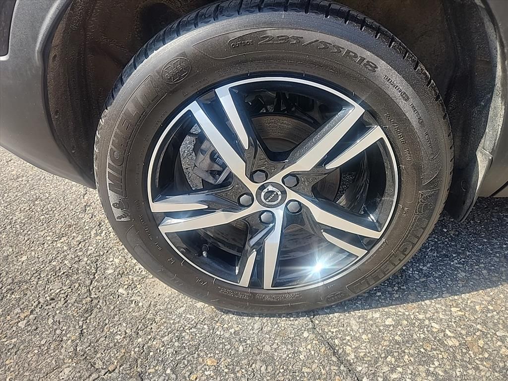 2025 Volvo XC40 Core - Photo 11