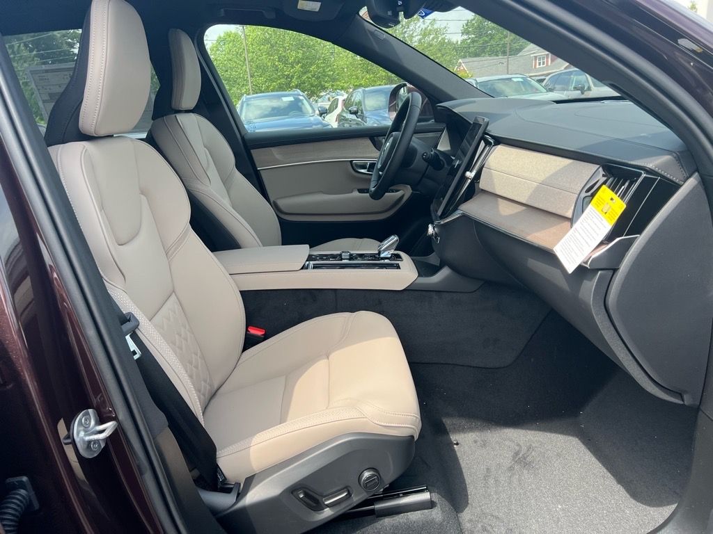 2026 Volvo XC90 Plus - Photo 26