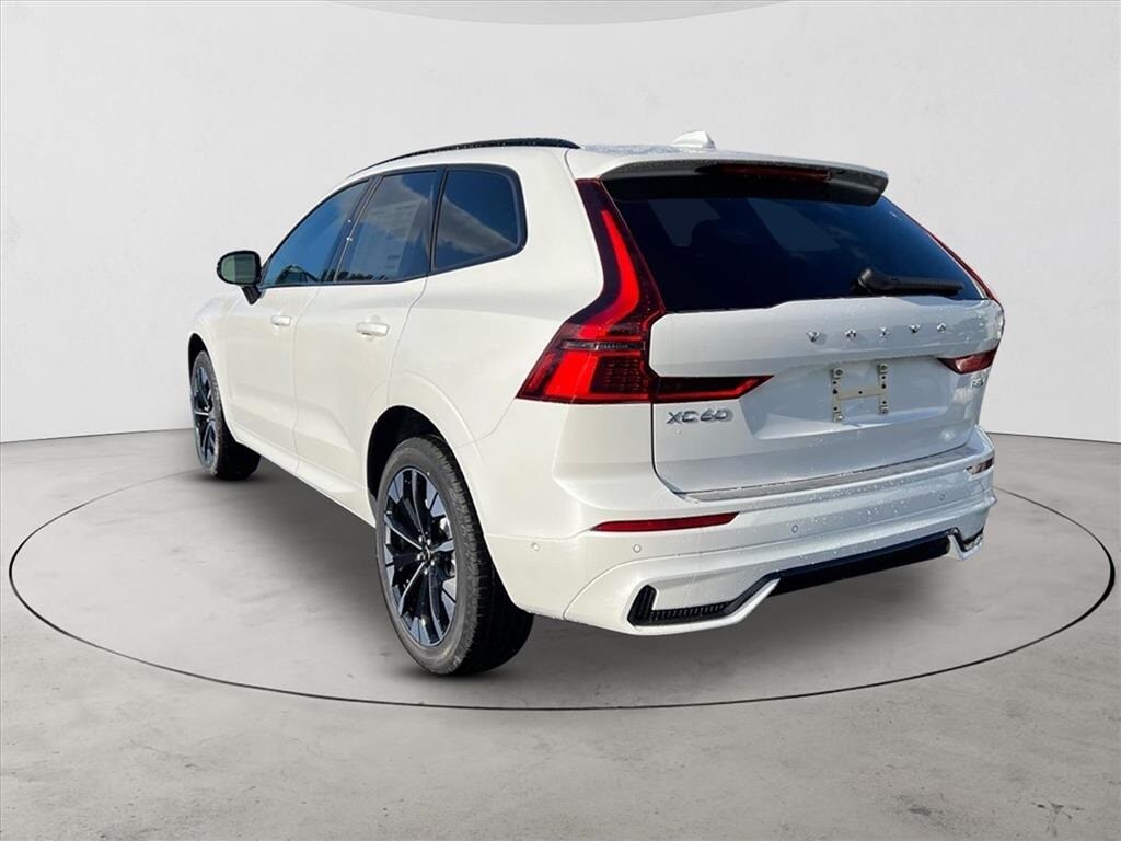 New 2026 Volvo XC60 B5 Plus SUV