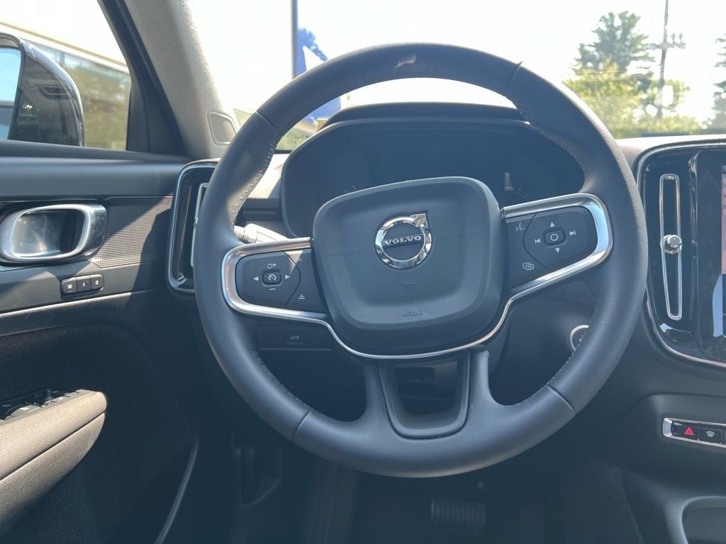 2026 Volvo XC40 Plus - Photo 25