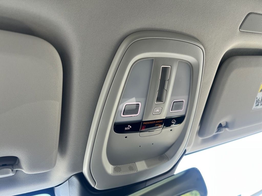 2026 Volvo XC60 Plus - Photo 22
