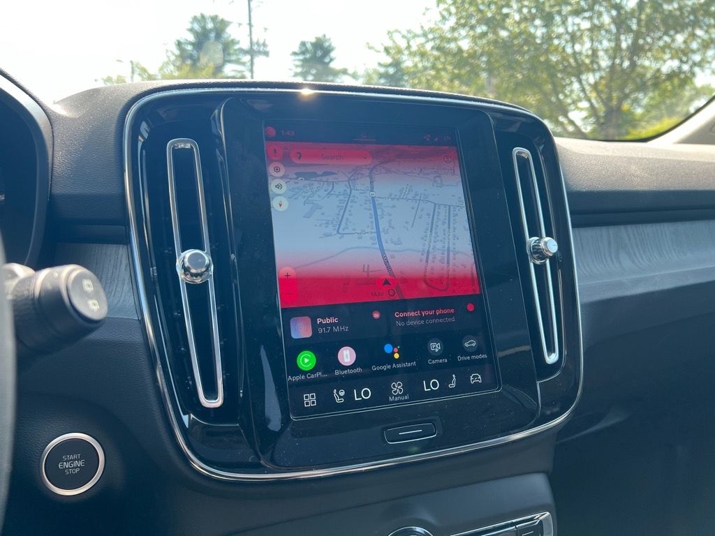 2026 Volvo XC40 Plus - Photo 16