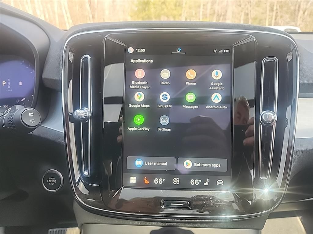 2025 Volvo XC40 Core - Photo 17