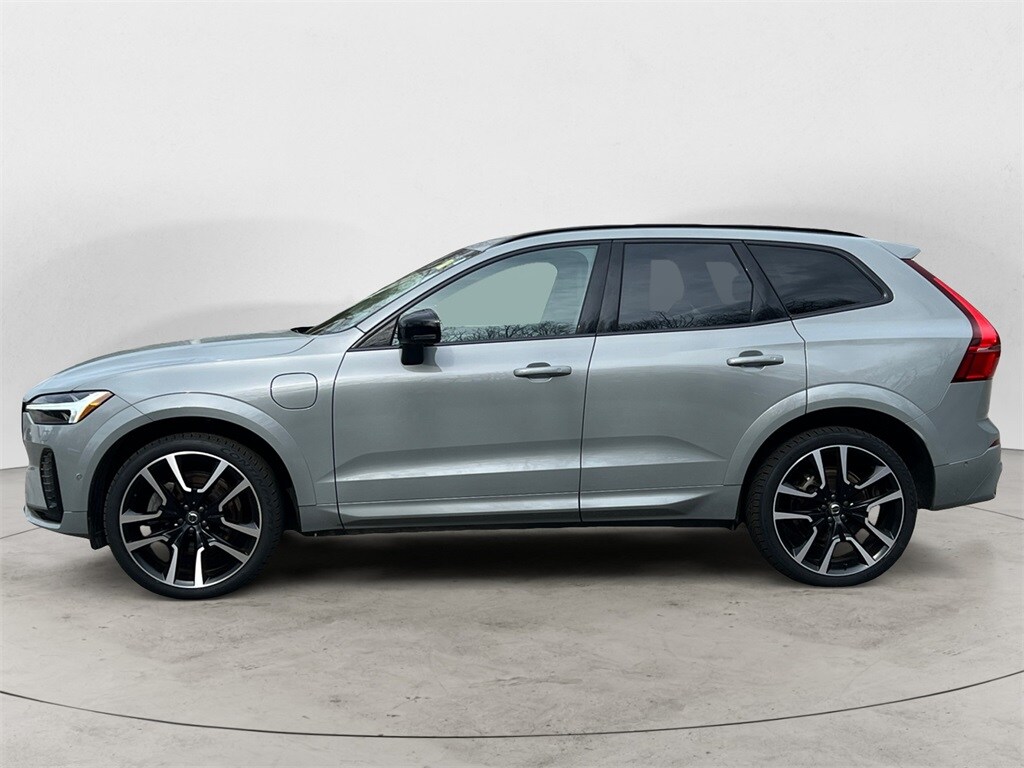 2024 Volvo XC60 Recharge Hybrid Ultimate photo 2